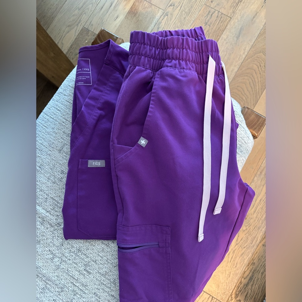 Figs Purple Sweatpants with Elastic Waistband